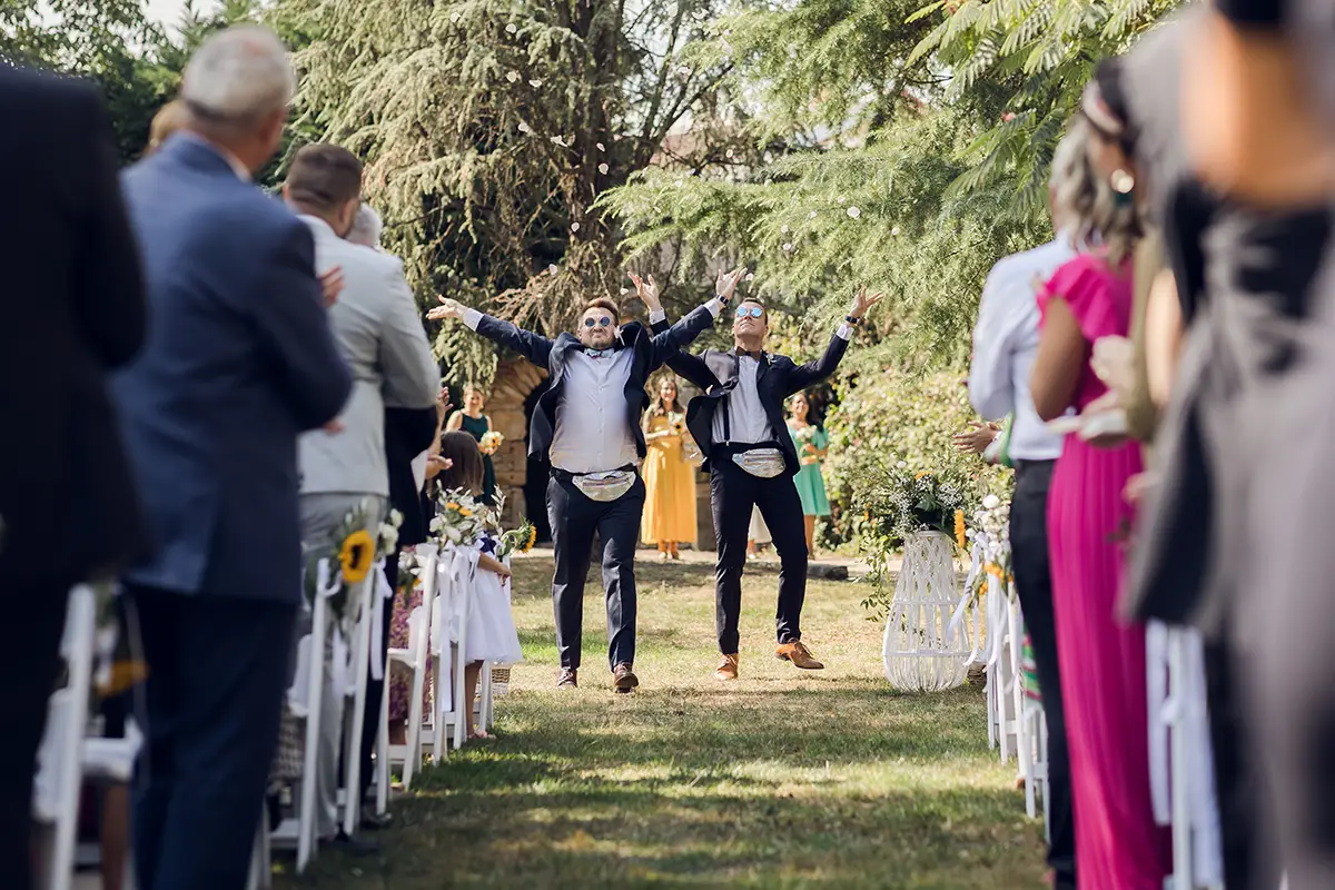 Entrée des témoins cérémonie mariage