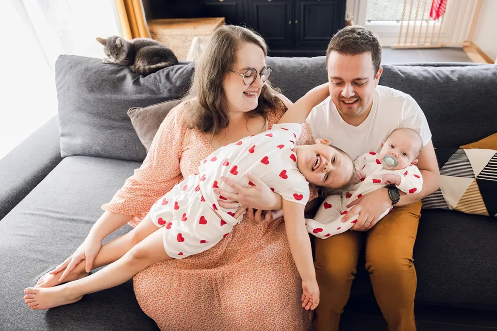 photo naissance en famille a la maison