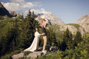famille devant la grande casse
